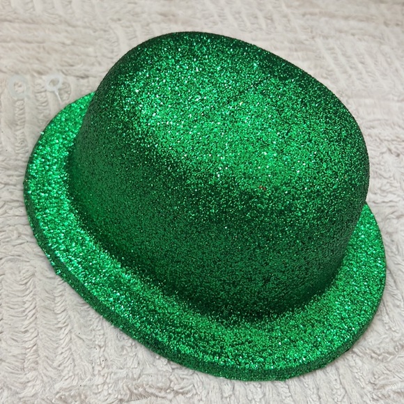 St Patrick’s Day bundle green derby hat, shamrock beads, shamrock band, New - Picture 4 of 16